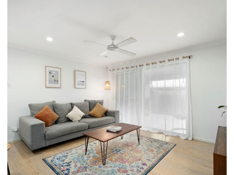 2/2 Mackenzie Street, Coomera QLD 4209