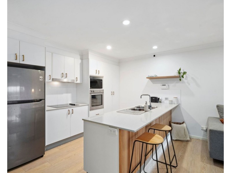 2/2 Mackenzie Street, Coomera QLD 4209