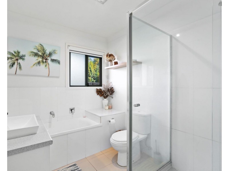 2/2 Mackenzie Street, Coomera QLD 4209