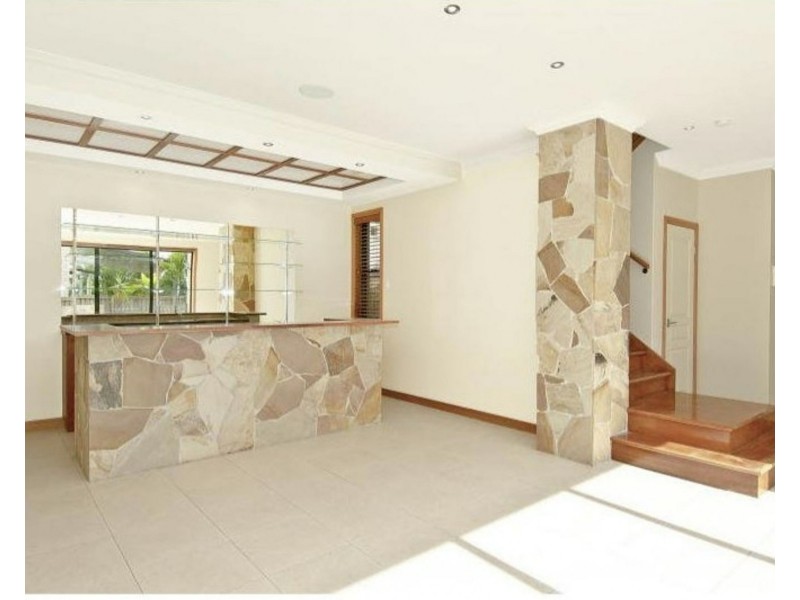 11 The Avenue, Windaroo QLD 4207