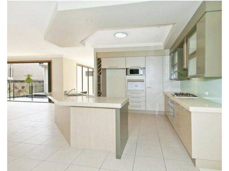 11 The Avenue, Windaroo QLD 4207
