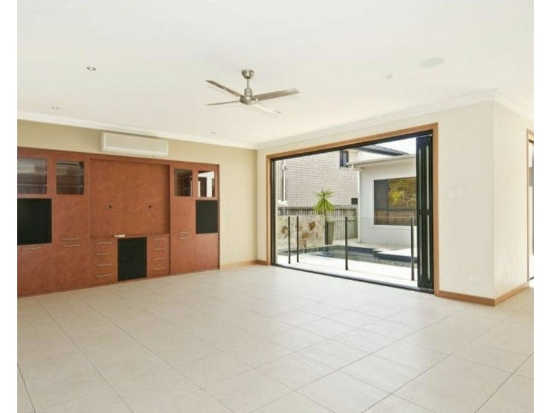 11 The Avenue, Windaroo QLD 4207