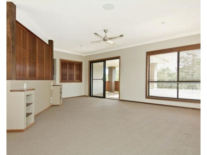 11 The Avenue, Windaroo QLD 4207