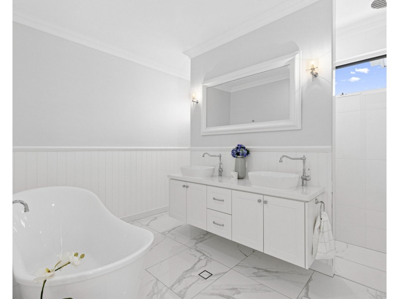 28 Quest Terrace, Coomera Waters QLD 4209