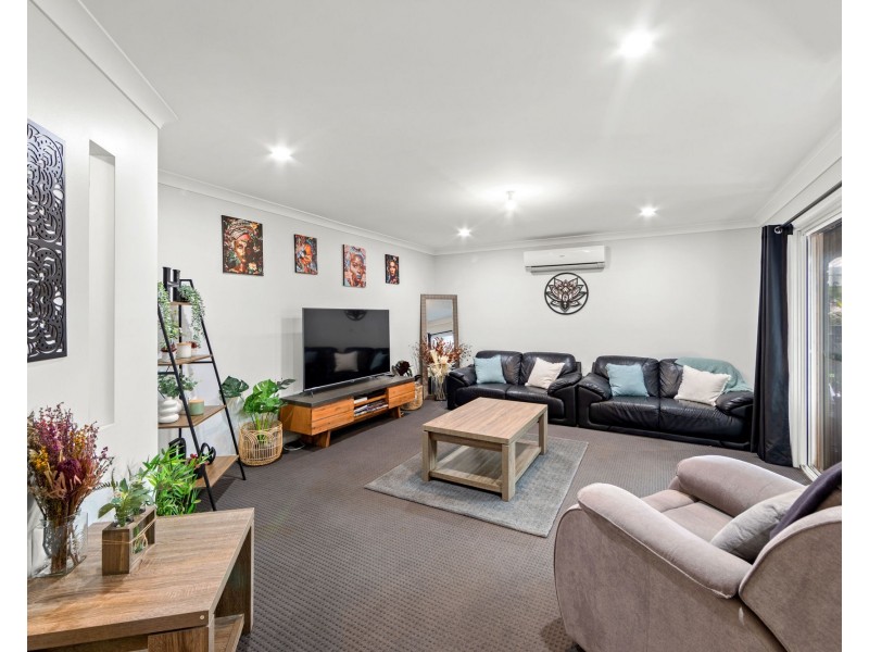 22 Pacific Pines Boulevard, Pacific Pines QLD 4211