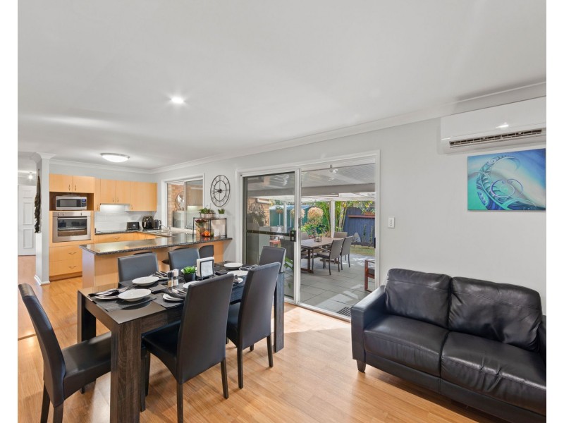 22 Pacific Pines Boulevard, Pacific Pines QLD 4211