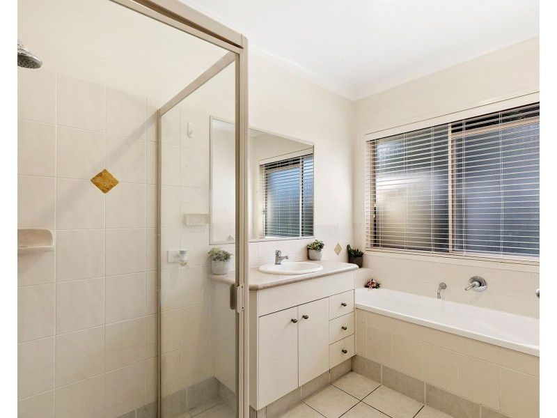 45 BARRS AVE, Oxenford QLD 4210