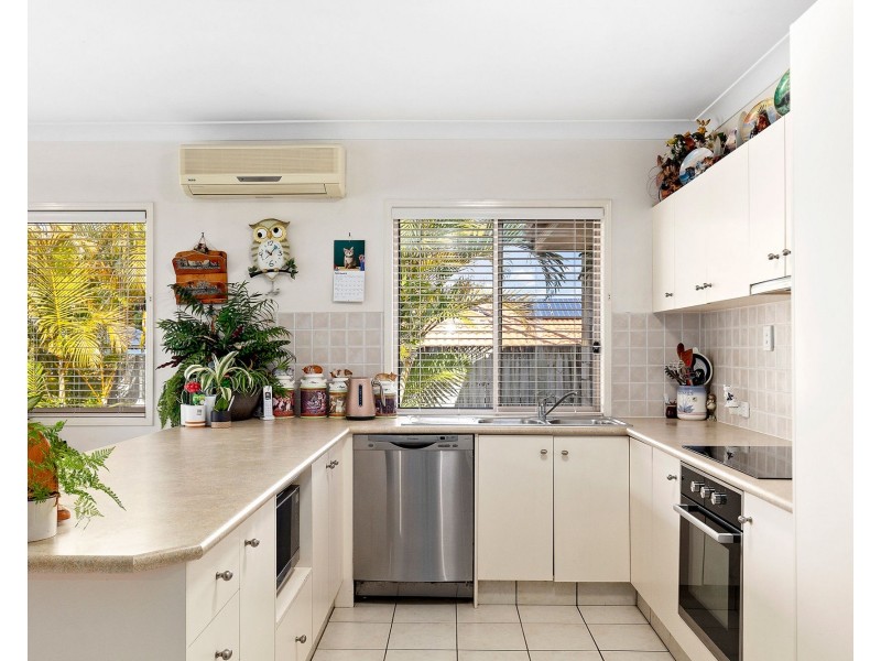 45 BARRS AVE, Oxenford QLD 4210