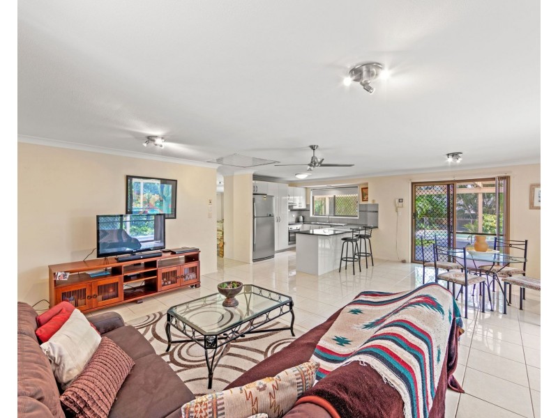 92 California Drive, Oxenford QLD 4210