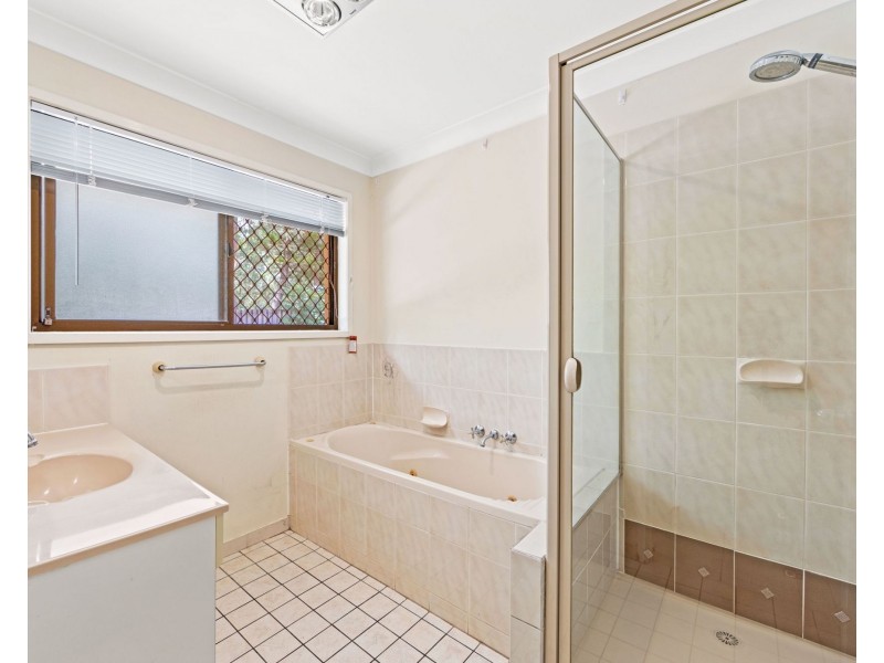 92 California Drive, Oxenford QLD 4210