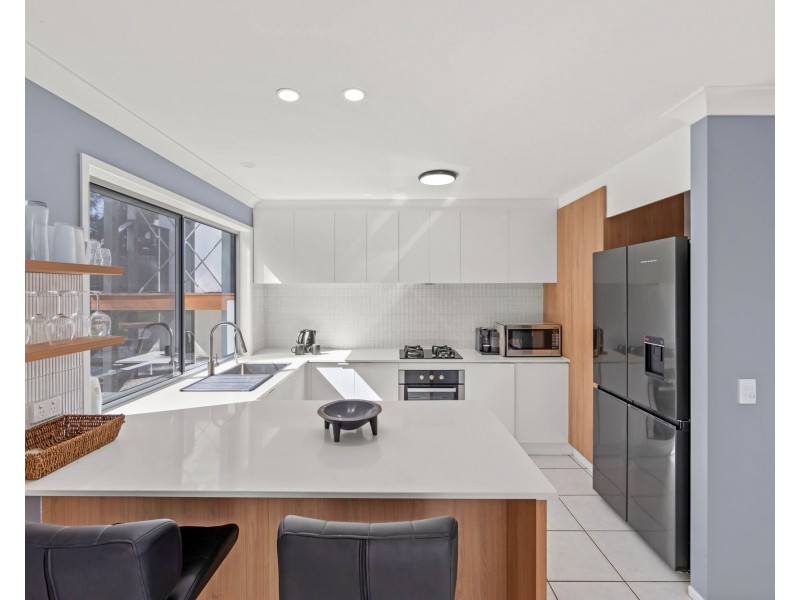 5 Calypso Court, Oxenford QLD 4210