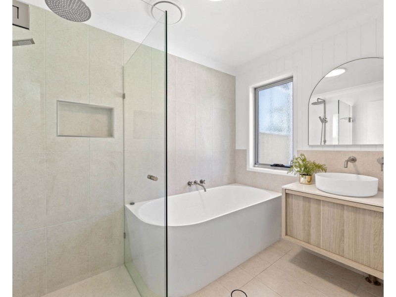 5 Calypso Court, Oxenford QLD 4210