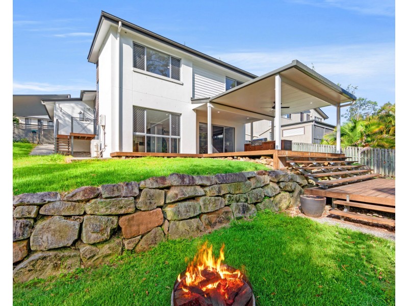 5 Calypso Court, Oxenford QLD 4210