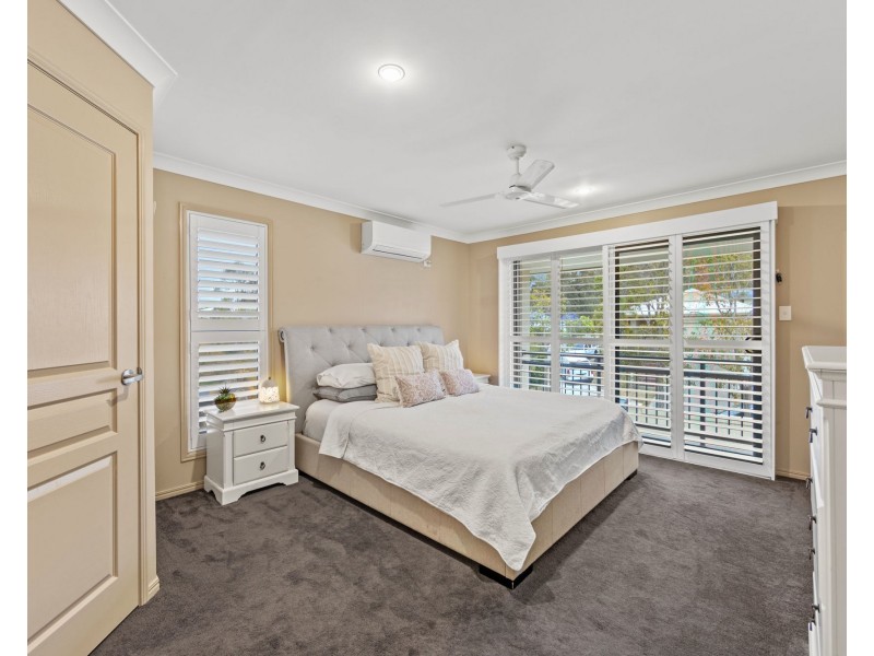 16 Saltwater Boulevard, Oxenford QLD 4210