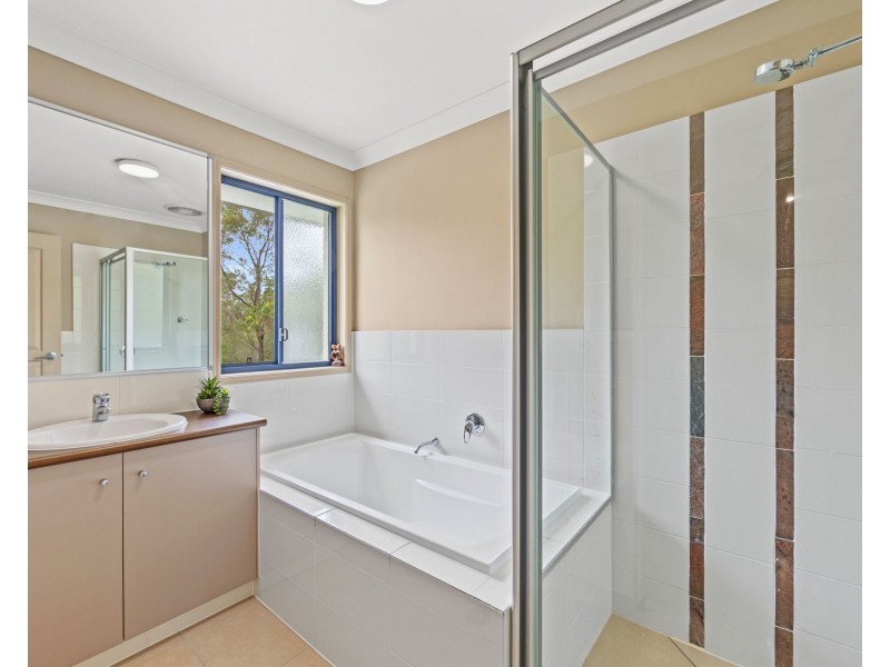 16 Saltwater Boulevard, Oxenford QLD 4210