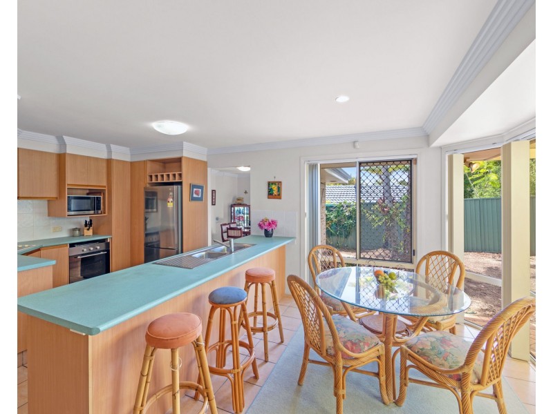 46 DESERT FALLS CRES, Parkwood QLD 4214