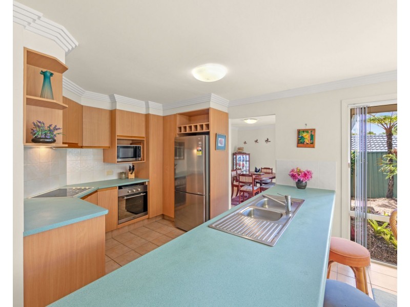 46 DESERT FALLS CRES, Parkwood QLD 4214