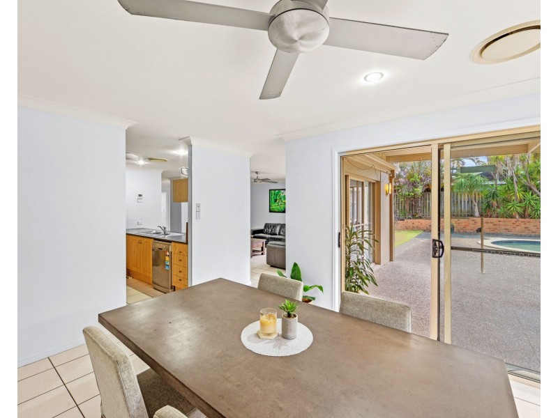 4 Woodbine Court, Parkwood QLD 4214