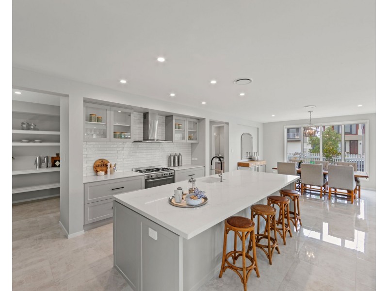 21 Forest Court, Helensvale QLD 4212