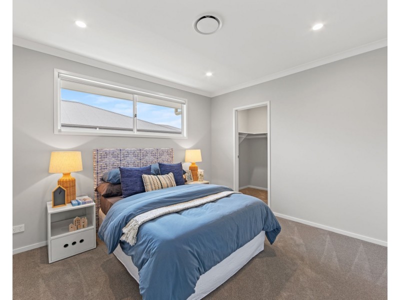 21 Forest Court, Helensvale QLD 4212