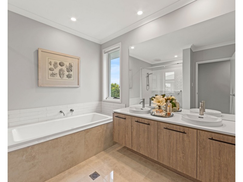 21 Forest Court, Helensvale QLD 4212