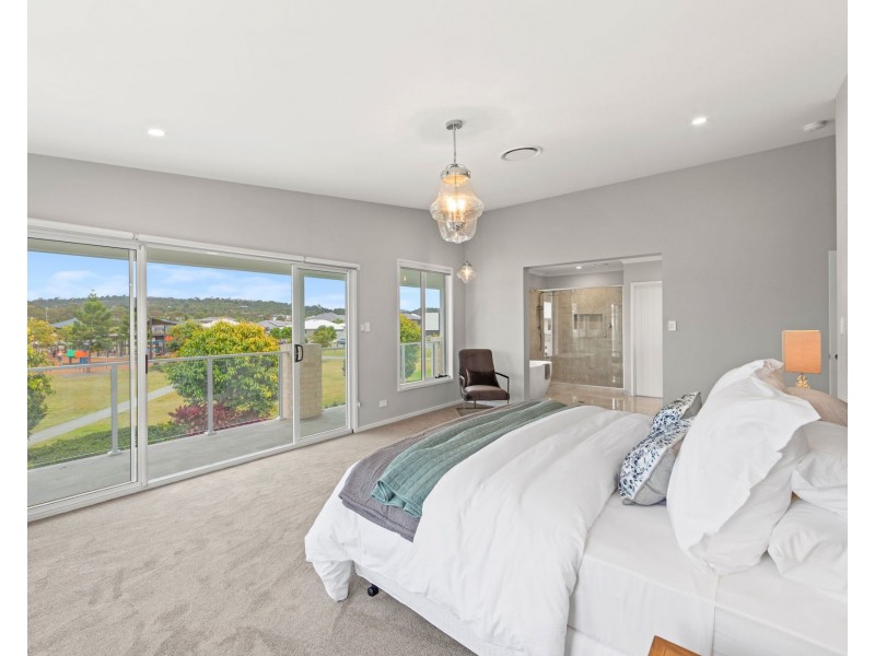 21 Forest Court, Helensvale QLD 4212