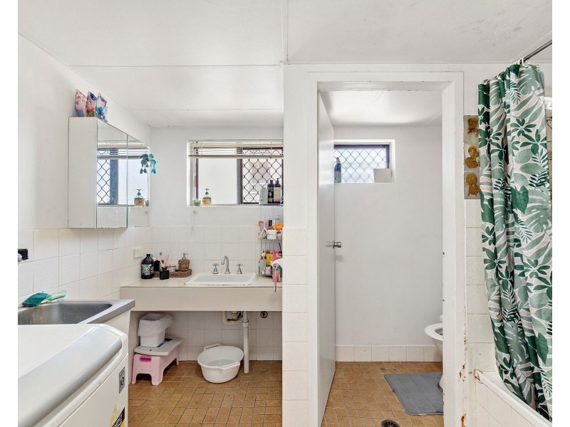 7/11 Old Burleigh Road, Surfers Paradise QLD 4217