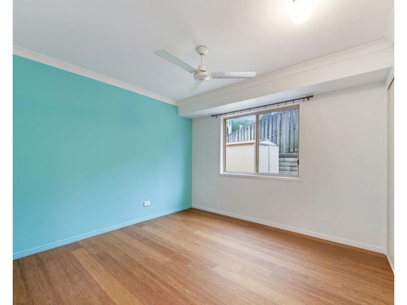 14 Pago Terrace, Pacific Pines QLD 4211