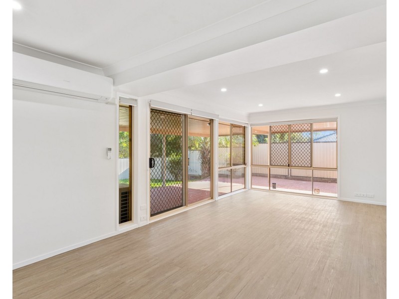 15 Rubicon Crescent, Kuraby QLD 4112