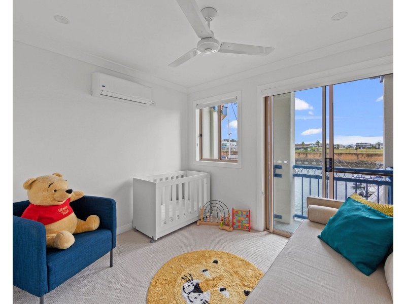 88 John Lund Drive, Hope Island QLD 4212