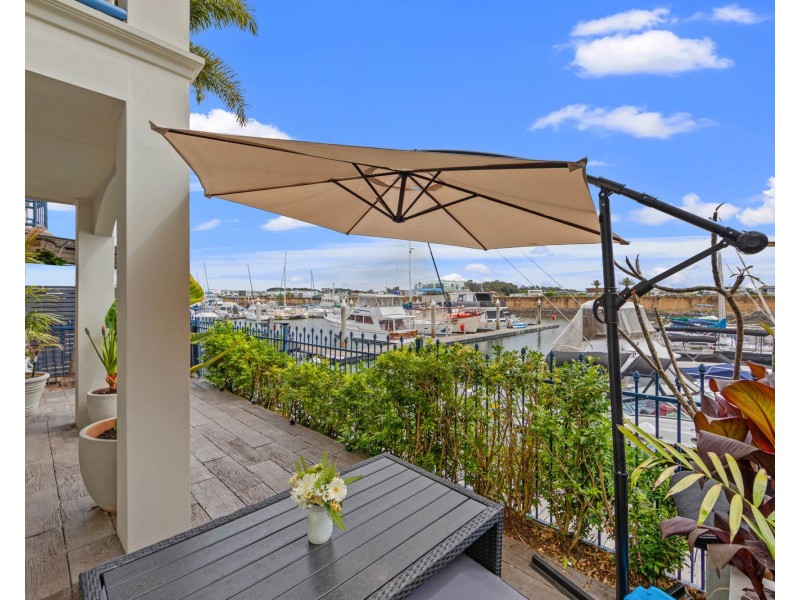 88 John Lund Drive, Hope Island QLD 4212