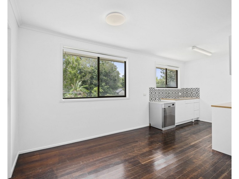 10 Winani Drive, Ashmore QLD 4214