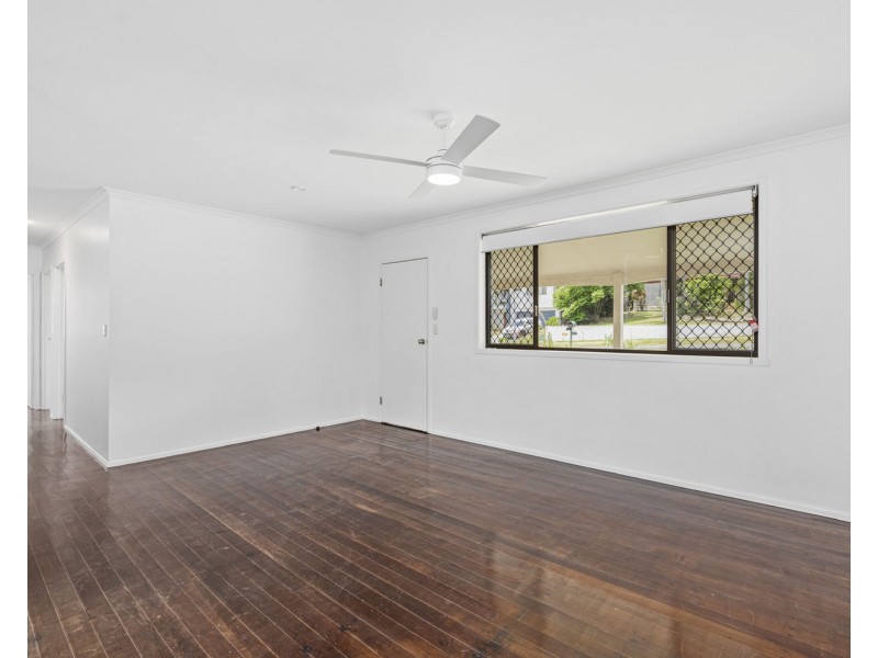 10 Winani Drive, Ashmore QLD 4214