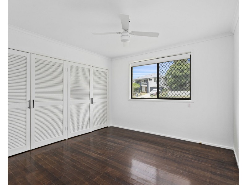 10 Winani Drive, Ashmore QLD 4214