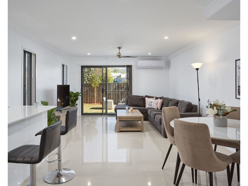 1/18 Tian Crescent, Upper Coomera QLD 4209