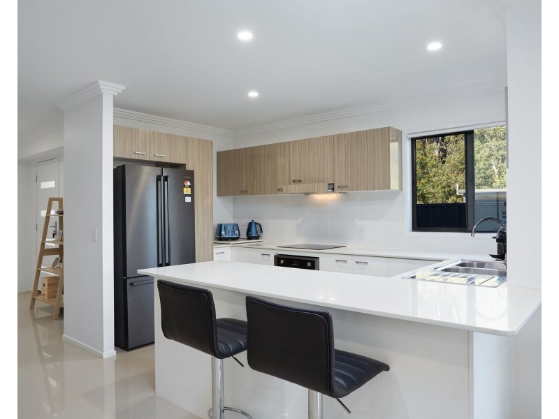 1/18 Tian Crescent, Upper Coomera QLD 4209