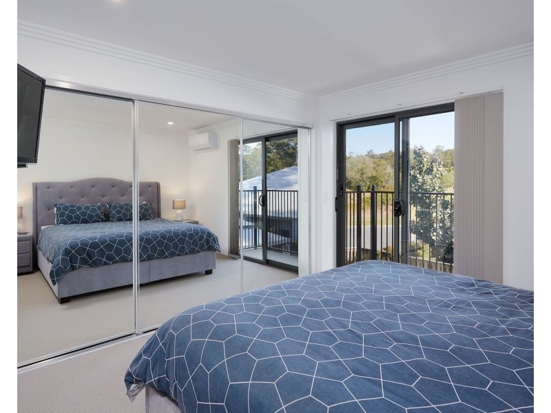 1/18 Tian Crescent, Upper Coomera QLD 4209