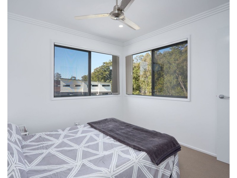 1/18 Tian Crescent, Upper Coomera QLD 4209