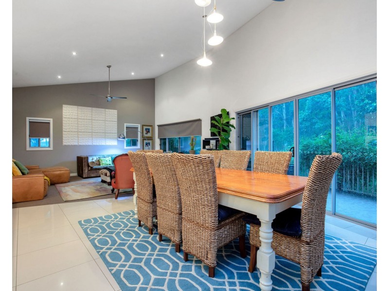 16 Pacha Close, Coomera Waters QLD 4209