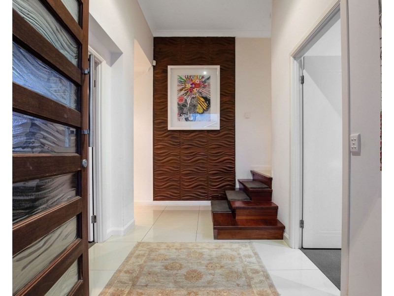 16 Pacha Close, Coomera Waters QLD 4209