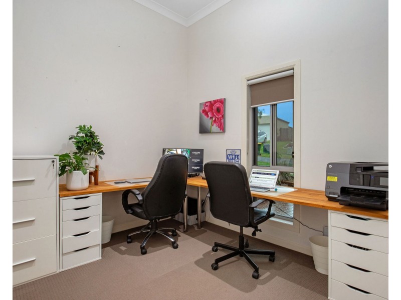 16 Pacha Close, Coomera Waters QLD 4209