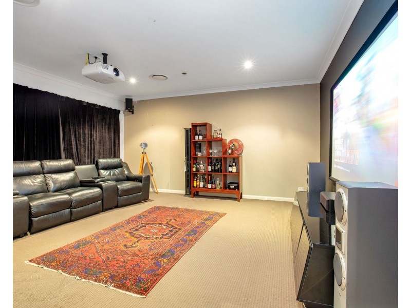 16 Pacha Close, Coomera Waters QLD 4209