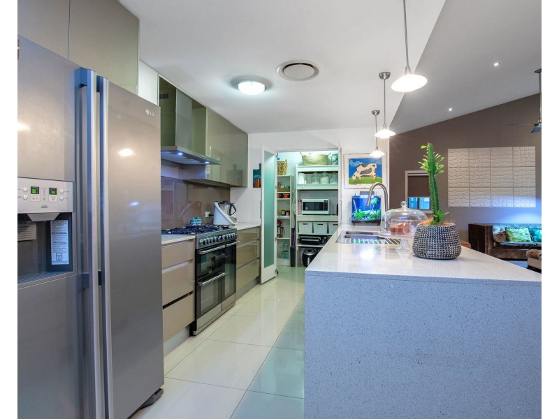 16 Pacha Close, Coomera Waters QLD 4209