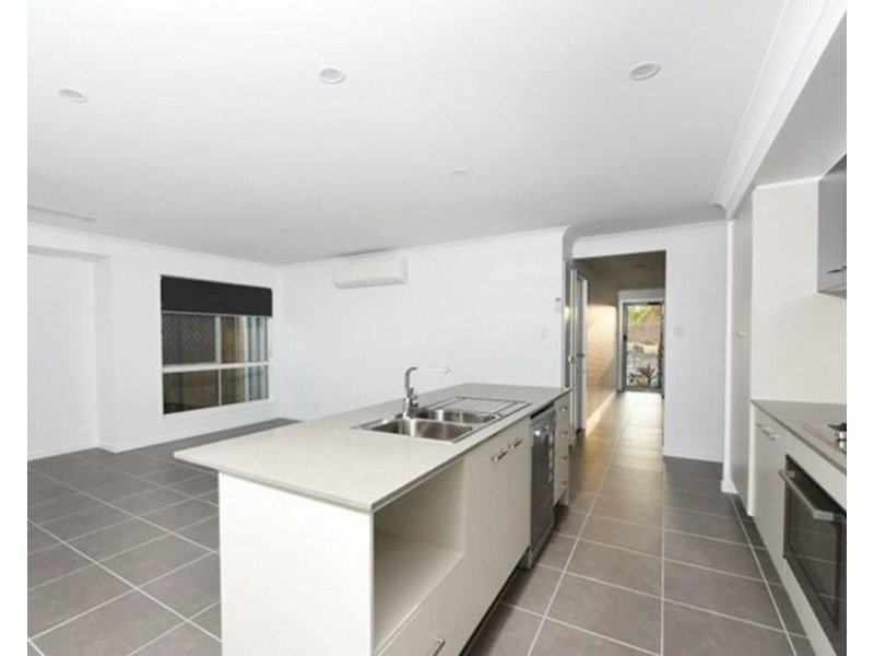 13 Boyland Way, Ripley QLD 4306