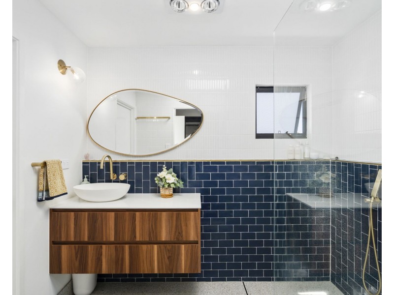 30 Lenneberg Street, Southport QLD 4215