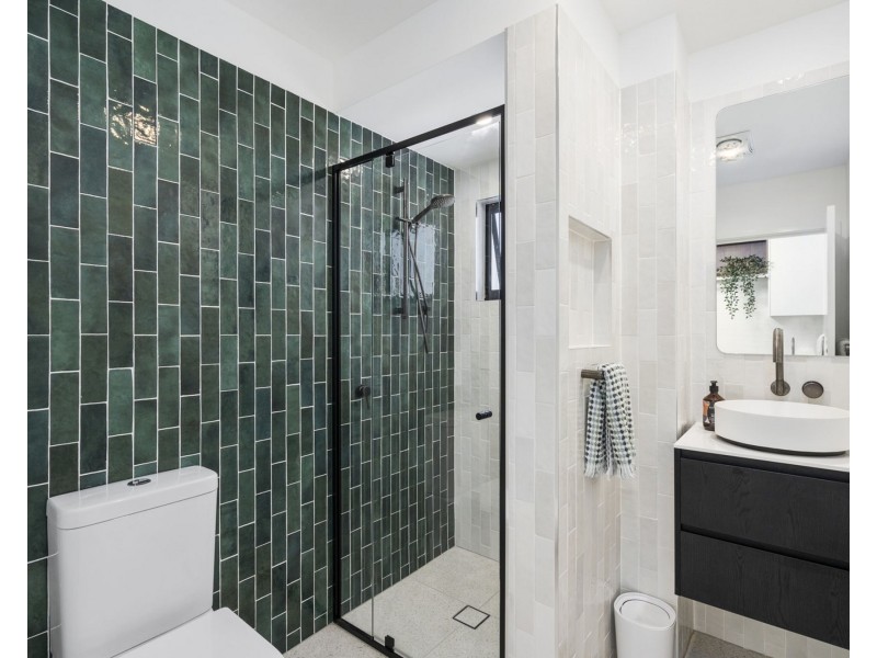 30 Lenneberg Street, Southport QLD 4215