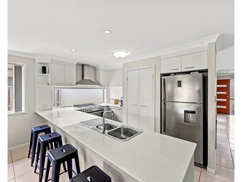 7 Flybridge Way, Hope Island QLD 4212