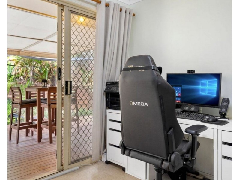 55 Avonmore Street, Edens Landing QLD 4207