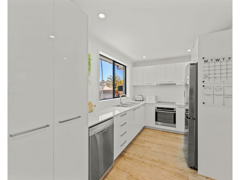 6 Jingella Street, Hope Island QLD 4212