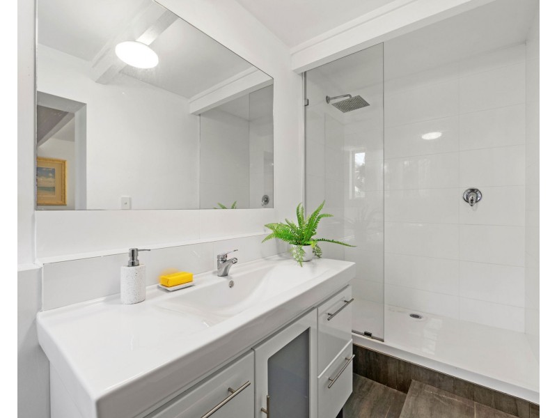 6 Jingella Street, Hope Island QLD 4212